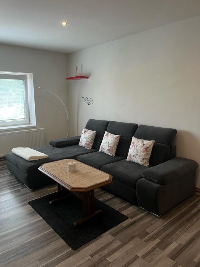 Apartman V Rodinnem Dome Jaromer Exterior photo