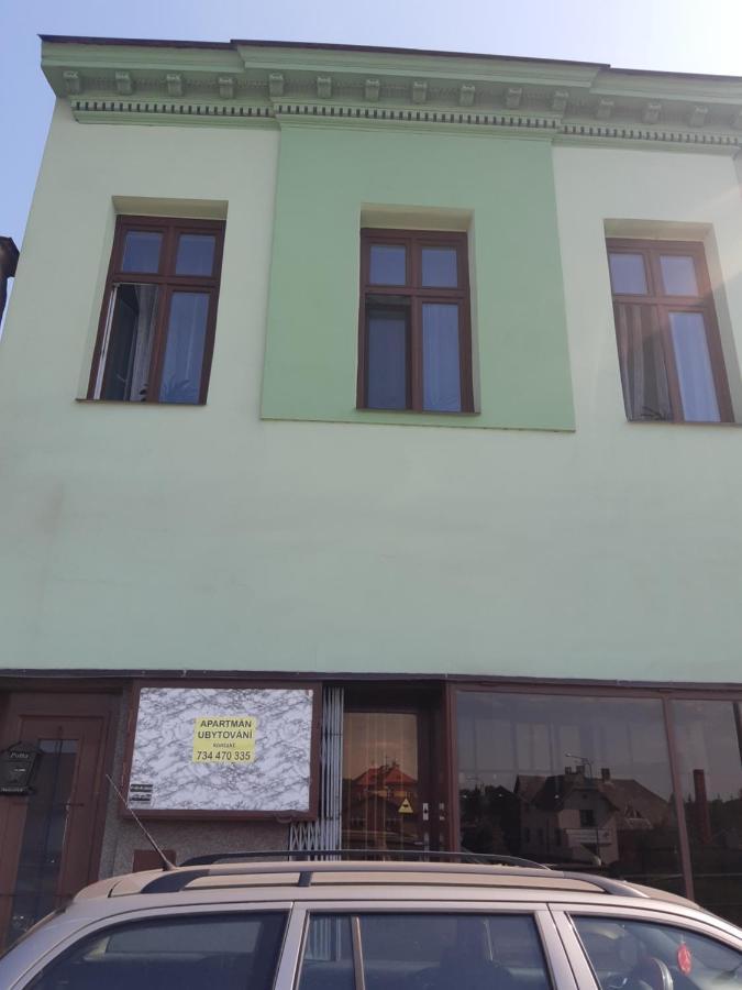 Apartman V Rodinnem Dome Jaromer Exterior photo